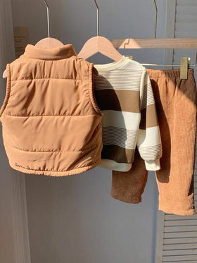 SHEIN 3 قطع طقم ملابس للأطفال الرضع البنين/البنات، تتكون من: بلوزة كاجوال بأكمام طويلة مخططة، بنطلون كوردروي كاجوال، جاكيت سميكة، مناسب للارتداء اليومي، للخارج، للرياضة، للتزلج في فصل الخريف/الشتاء