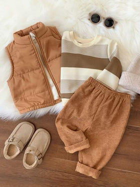 SHEIN 3 قطع طقم ملابس للأطفال الرضع البنين/البنات، تتكون من: بلوزة كاجوال بأكمام طويلة مخططة، بنطلون كوردروي كاجوال، جاكيت سميكة، مناسب للارتداء اليومي، للخارج، للرياضة، للتزلج في فصل الخريف/الشتاء