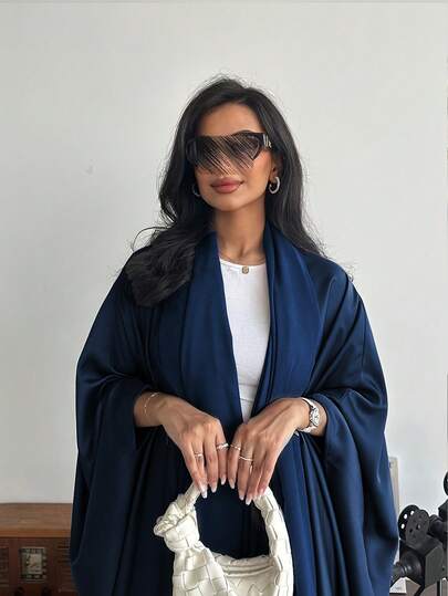 عباءة فضفاضة بلون أحادي على الطراز الشرق أوسطي مع أكمام خفاش وطرحة، عباءة