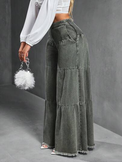 SHEIN SXY جينز نسائي بلون باهت بطراز صديقها السائب ذو تصميم مفكك الحافة ومرقع