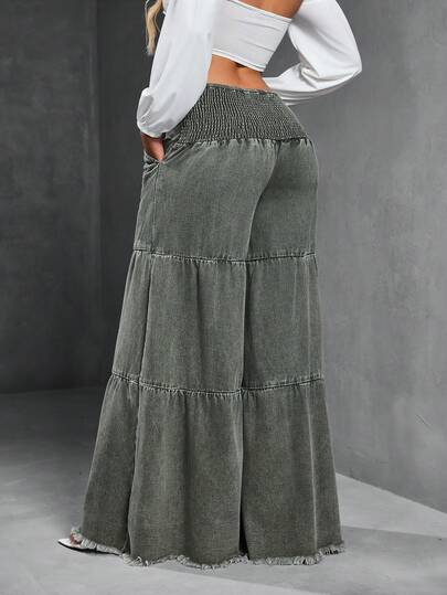 SHEIN SXY جينز نسائي بلون باهت بطراز صديقها السائب ذو تصميم مفكك الحافة ومرقع