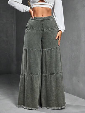 SHEIN SXY جينز نسائي بلون باهت بطراز صديقها السائب ذو تصميم مفكك الحافة ومرقع