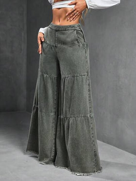 SHEIN SXY جينز نسائي بلون باهت بطراز صديقها السائب ذو تصميم مفكك الحافة ومرقع