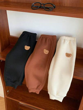 SHEIN 3 قطع بنطلون رياضي للأطفال الصبية مبطن حراريًا مع تصميم دب لطيف، مجموعة ملابس مريحة وعملية للارتداء اليومي، مناسبة للاستخدام الداخلي والخارجي والتزلج والرياضة والحفلات وتصوير الصور والمهرجانات والملابس الرياضية والجوجرز وعيد الميلاد ورأس السنة