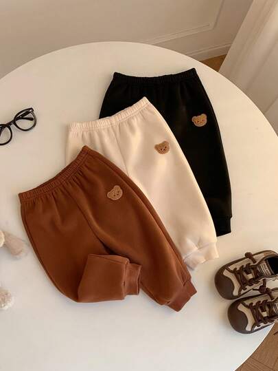 SHEIN 3 قطع بنطلون رياضي للأطفال الصبية مبطن حراريًا مع تصميم دب لطيف، مجموعة ملابس مريحة وعملية للارتداء اليومي، مناسبة للاستخدام الداخلي والخارجي والتزلج والرياضة والحفلات وتصوير الصور والمهرجانات والملابس الرياضية والجوجرز وعيد الميلاد ورأس السنة