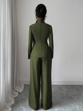SHEIN Elenzya بدلة كاجوال للنساء مكونة من جاكيت طويلة الأكمام بياقة على شكل حرف V وتصميم غير متماثل للياقة مع ربطة خصر، وبنطال واسع الساق، مصنوعة من قماش سميك ذو لون أحادي
