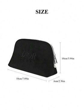 Dior حقيبة مستحضرات تجميل فاخرة بشكل صدفة من القطيفة السوداء