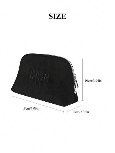 Dior حقيبة مستحضرات تجميل فاخرة بشكل صدفة من القطيفة السوداء