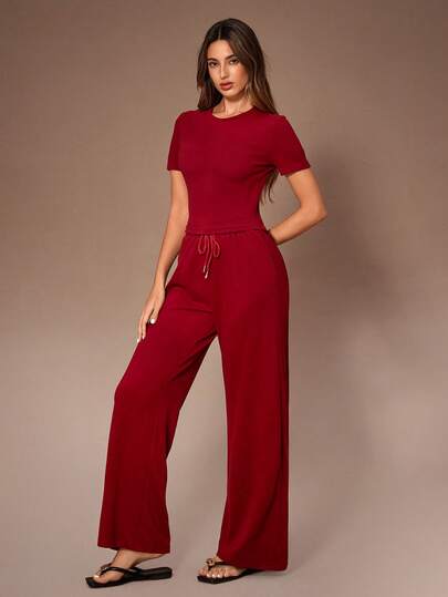SHEIN طقم ملابس علوية كم قصير وبنطلون لون سادة ملابس كاجوال بيجامة للنساء بياقة مستديرة، بيجامة حمراء للنساء، طقم ملابس منزلية للنساء مكون من قطعتين