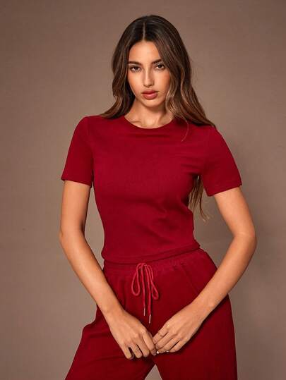 SHEIN طقم ملابس علوية كم قصير وبنطلون لون سادة ملابس كاجوال بيجامة للنساء بياقة مستديرة، بيجامة حمراء للنساء، طقم ملابس منزلية للنساء مكون من قطعتين