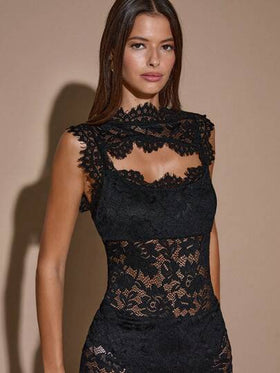 SHEIN BAE جمبسوت نسائية أنيقة للخروج والمناسبات، ذات تصميم أسود شفاف مزين بالدانتيل الأنيق، بتصميم ظهر مكشوف وساق واسعة غير متماثلة، مناسبة للاستخدام اليومي والمناسبات والأعياد مثل عيد الحب والهالوين والكريسماس