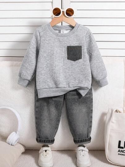 SHEIN مجموعة ملابس رياضية للأطفال الرضع بنطلون جينز أزرق وبلوزة بيضاء كاجوال، ملابس أطفال مشتركة للجنسين للخريف/الشتاء، 2 قطعة