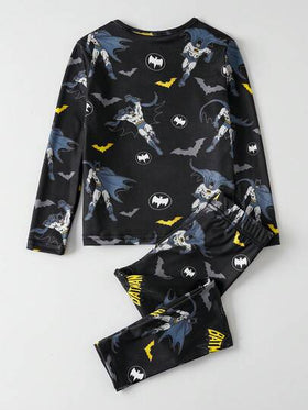 BATMAN X SHEIN 85th طقم بيجاما مكون من ملابس علوية كم طويل بطباعة كرتونية شاملة وبنطلون ليجنز للأولاد الصغار