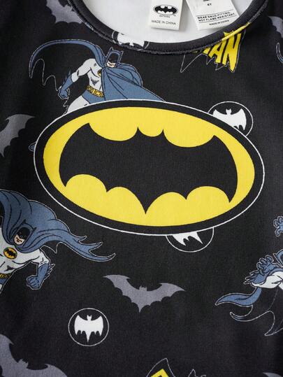 BATMAN X SHEIN 85th طقم بيجاما مكون من ملابس علوية كم طويل بطباعة كرتونية شاملة وبنطلون ليجنز للأولاد الصغار
