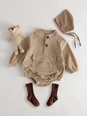 SHEIN بدلة رضيع ولد بتصميم رقعي مع جيوب كبيرة، بدلة خارجية للربيع/الخريف، بدلة كاجوال للرضيع، بدلة خريفية للمواليد الجدد، بدلة محايدة للمواليد الجدد، ملابس أطفال محايدة، بدلة محايدة للأولاد الرضع بلون بني داكن