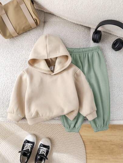 SHEIN مجموعة ملابس طفل صبي 2 قطعة، هوديي مطبوع بحرف جذاب + بنطلون أخضر، ملابس أطفال مشتركة بين الجنسين، ملابس شتوية للأطفال