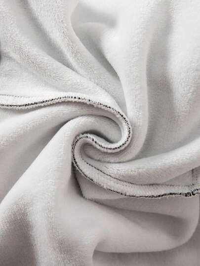SHEIN اشتر واحد واحصل على واحد مجانًا، 2 عبوة من جوارب رياضية كاجوال للبنات الصغيرات مع زخارف بنقوش صغيرة، مناسبة لحفلات عيد الميلاد وحفلات المساء والعروض والأعراس والمعمودية، مناسبة للارتداء اليومي والسفر والرياضة، مناسبة للخريف والشتاء