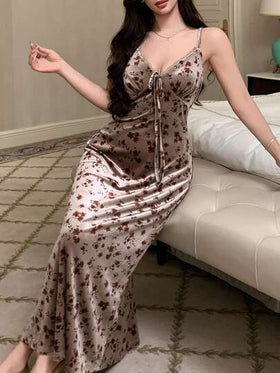 DAZY ثوب نوم طويل نسائي ذو تصميم رشيق مصنوع من قطع مخملية ودانتيل بطبعات زهرية جذابة وعتيقة رمضان