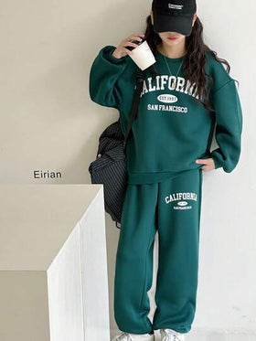 SHEIN Leap Crew بدلة رياضية مريحة من البلوزة والبنطلون ذات الرقبة الطاقم، بنمط حرف إنجليزي بسيط، باللون الأخضر الزيتوني، مناسبة للمراهقات، دافئة وناعمة، مناسبة للاستخدام اليومي، الرياضة، والجامعة في فصلي الخريف والشتاء