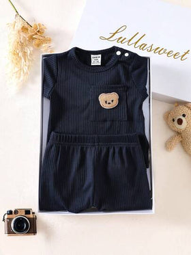 SHEIN ملابس أساسية للطفل الرضيع الذكر، ملابس علوية ذات نسيج مزخرف بنمط الدب مع تصميم جيب