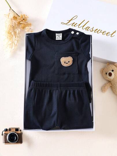 SHEIN ملابس أساسية للطفل الرضيع الذكر، ملابس علوية ذات نسيج مزخرف بنمط الدب مع تصميم جيب