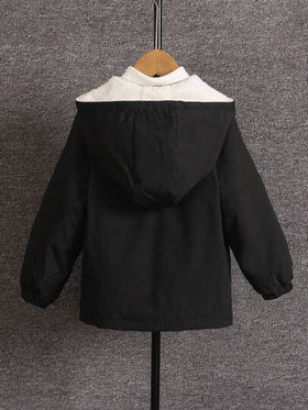 SHEIN Streecool Kids معطف أسود مبطن بقلنسوة للأولاد من عمر 4-7 سنوات، مناسب للخريف والربيع والشتاء