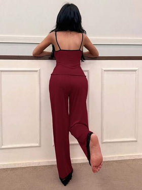 SHEIN طقم ملابس نوم للنساء مع قميص كامي مزين بالدانتيل وبنطلون
