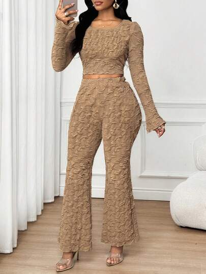 SHEIN Lady طقم ملابس علوية وبنطلون بأكمام واسعة وياقة مستديرة مصنوع من نسيج مضلع على الطراز الأوروبي والأمريكي، موضة قطعتين