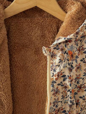 SHEIN Vintaside Kids 1 قطعة هودي مبطن بالحرارة مزخرف بالأزهار الرجعي للفتيات الصغيرات موديل 2025 الجديد، مع خصر مطاطي، ملابس خارجية سميكة دافئة متعددة الاستخدامات