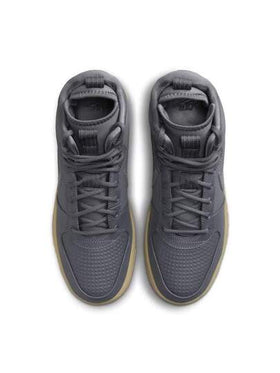Nike حذاء رياضي رجالي للتزلج من نايك للخريف/الشتاء، بتصميم مستقر ودائم للاستخدام اليومي، بنمط الأناناس. حذاء خارجي مسطح دافئ وعصري بجودة عالية، باللون الرمادي الداكن للاستخدام اليومي. حذاء كاجوال متعدد الاستخدامات لا غنى عنه في الشتاء، رمز AA0547-001