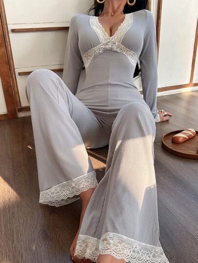 SHEIN جمبسوت نوم كاجوال مريحة للنساء من الأكريليك المحبوك بتصميم ذو ألوان متباينة مناسبة للربيع والخريف