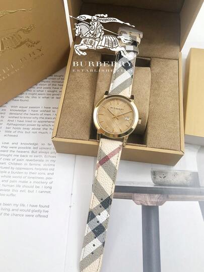 Burberry ساعة ذا سيتي هاي ماركت شيك من الذهب الأصفر مقاس 38 مم