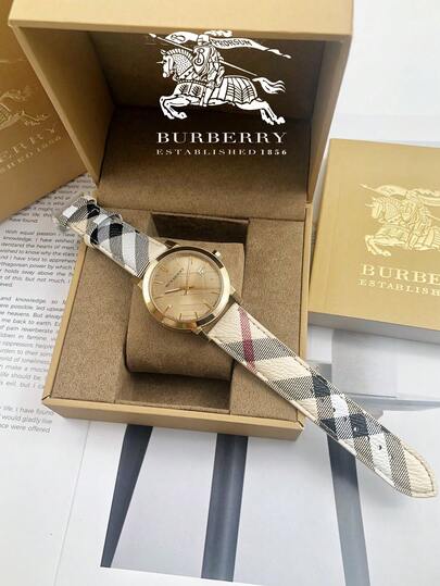 Burberry ساعة ذا سيتي هاي ماركت شيك من الذهب الأصفر مقاس 38 مم