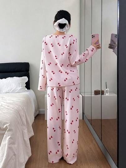 SHEIN Napfluff بيجامة نسائية كاجوال مكونة من ملابس علوية بياقة ملونة مخططة بطبعة قلب وبنطلون، بأكمام طويلة، ملابس نوم جميلة للنساء مناسبة للخريف والشتاء