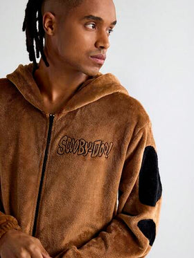 SCOOBY-DOO X SHEIN جمبسوت رجالية كاجوال مطرزة بحرف وكلب، بيجامات شتوية بنية فاخرة ودافئة