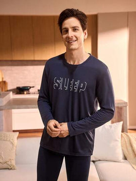 Manfinity Underwear&Sleepwear Basics ملابس علوية نوم رجالية بأكمام طويلة مطبوع عليها "SLEEP" (ناعمة ومريحة)، شتوي