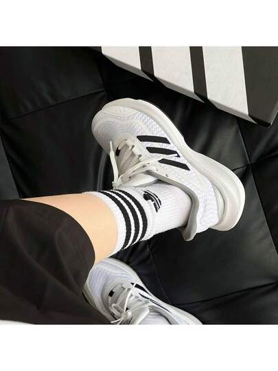 Adidas أحذية أديداس رجالية، مناسبة لجميع الفصول، أحذية رياضية، أحذية جري رجالية، تصميم جديد، شبكة سميكة، خفيفة الوزن، أحذية كاجوال ماصة للصدمات.