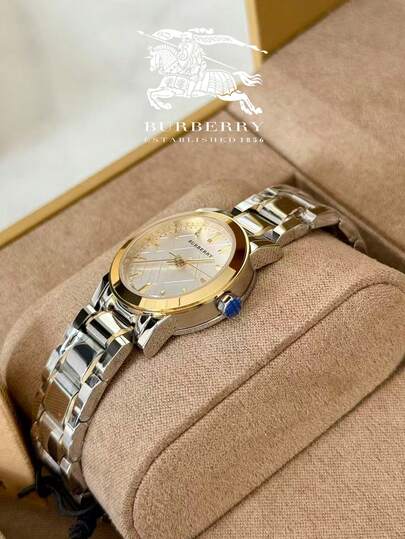 Burberry ساعة نسائية من الفولاذ المقاوم للصدأ ذات لونين