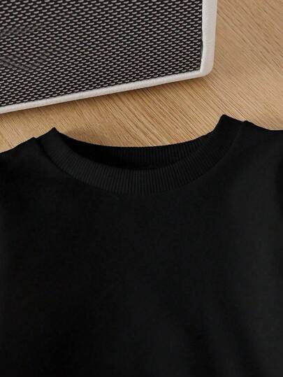 SHEIN طقم ملابس علوية ذات رقبة دائرية وبنطال كاجوال بيبي من قطعتين، لون أحادي