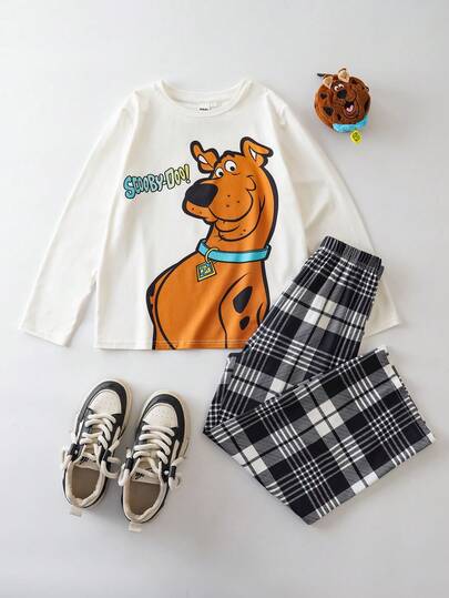 SCOOBY-DOO X SHEIN طقم بيجامة للأولاد المراهقين مكون من ملابس علوية كم طويل بياقة طاقم مطبوع عليها رسوم كرتونية للكلاب وبنطلون مطبوع بنقشة المربعات
