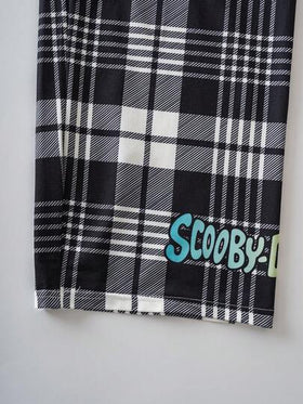 SCOOBY-DOO X SHEIN طقم بيجامة للأولاد المراهقين مكون من ملابس علوية كم طويل بياقة طاقم مطبوع عليها رسوم كرتونية للكلاب وبنطلون مطبوع بنقشة المربعات