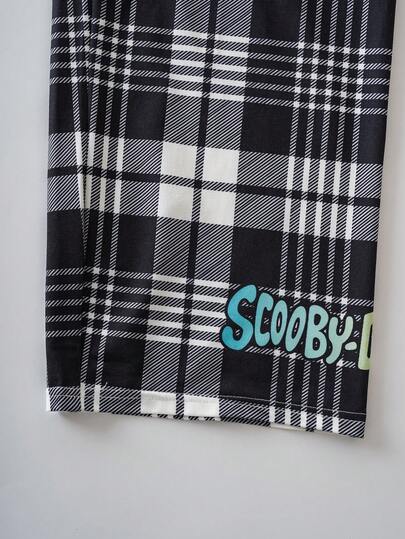 SCOOBY-DOO X SHEIN طقم بيجامة للأولاد المراهقين مكون من ملابس علوية كم طويل بياقة طاقم مطبوع عليها رسوم كرتونية للكلاب وبنطلون مطبوع بنقشة المربعات