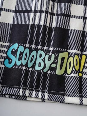SCOOBY-DOO X SHEIN طقم بيجامة للأولاد المراهقين مكون من ملابس علوية كم طويل بياقة طاقم مطبوع عليها رسوم كرتونية للكلاب وبنطلون مطبوع بنقشة المربعات