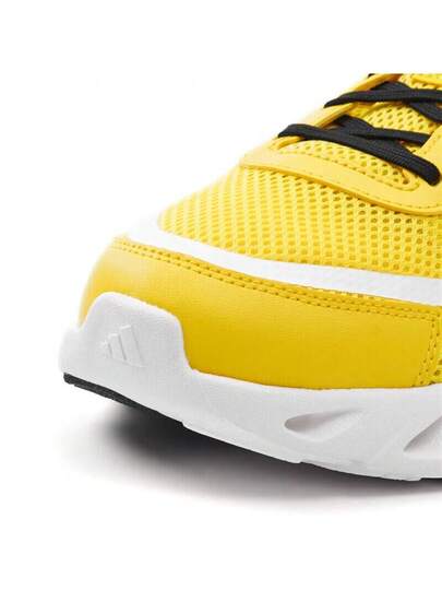 Adidas أحذية رياضية رجالية من أديداس، أحذية جري، أحذية سفر وأحذية كاجوال جديدة