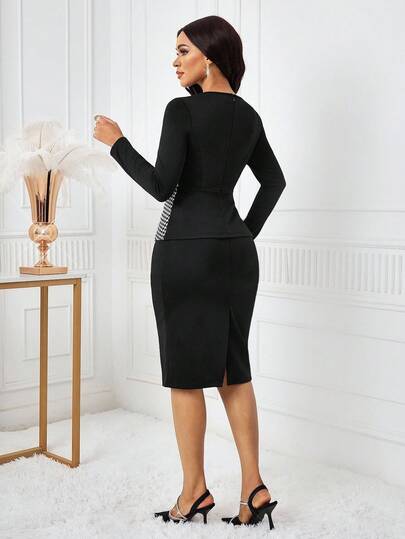 SHEIN Lady بدلة أنيقة مكونة من ملابس علوية طويلة الأكمام بتصميم مفرغ من الهندسة المربعة وتنورة قلم