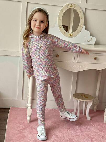 Elladie kids طقم مكون من قطعتين من كنزة صوفية بغطاء رأس بألوان للفتيات الصغيرات وبنطلون محبوك فضفاض بخصر مطاطي، مناسب للربيع والخريف
