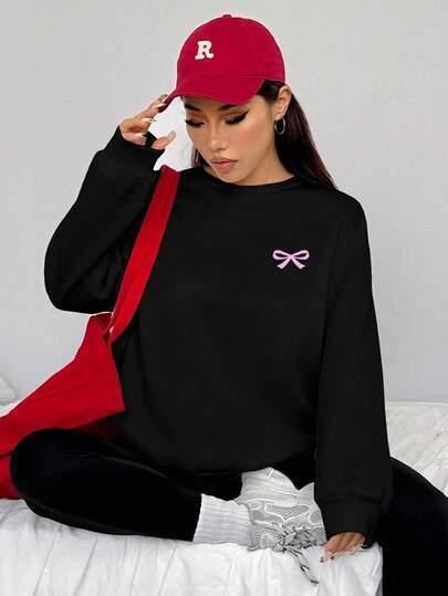 SHEIN EZwear مجموعة من 2 قطعة: بلوزة رياضية فضفاضة بياقة طاقم وبنطال ضيق، شعار الفيونكة، ملابس الشارع، فينتاج، عودة إلى المدرسة، ريترو، ملابس نسائية كاجوال للخريف والشتاء، ملابس مدرسية، ريفي، هيب هوب، ملابس الشارع، رياضة، لياقة بدنية، نادي