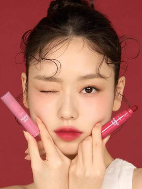 ETUDE غلوس الشفاه العزيز 03 سكر التفاح، غلوس الشفاه المرطب طويل الأمد، قلم تحديد الشفاه عالي كثافة اللون، رأس دقيق للتحديد السهل، نهاية مطفأة مرطبة، رأس دقيق، لا يترك بقع، تأثير لون ساتان، صيغة نباتية، مستحضرات تجميل كورية، 3.5 جرام/0.12 أونصة.