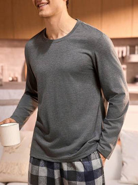 Manfinity Underwear&Sleepwear Basics بدلة نوم رجالية من قطعتين، ملابس علوية بياقة طاقم أكمام طويلة لون سادة وبنطال مربعات، ملابس خريف وشتاء