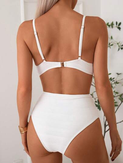 SHEIN Swim مجموعة بيكيني مثيرة للنساء بدون طبعات ومتداخلة مع دعم سلك تحتي (إصدار الكأس الصلب) للاستخدام في العطلات والشاطئ في الصيف